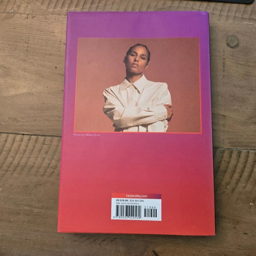 Alicia Keys Girl on Fire Graphic‎ Novel YA First Edition Hardcover Book